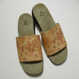 Life Stride Multi Floral Slip On Sandals Sz 9.5